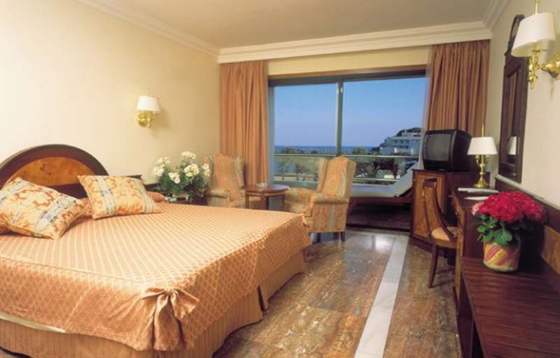 Hotel Serrano Palace Кала-Ратхада Номер фото